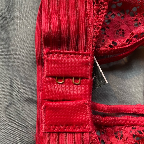 Bright red Victoria’s Secret halter bra - Picture 4 of 4